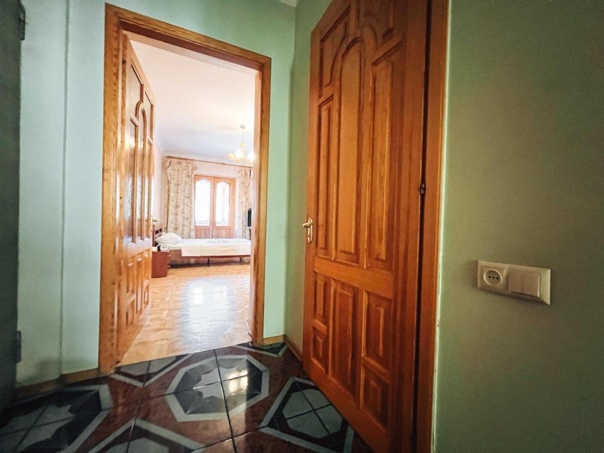 1-Room Apartments Kiev City Center Bagian luar foto